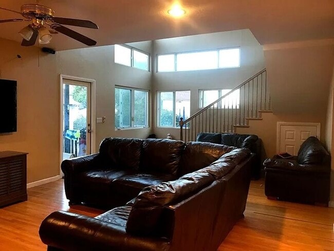 Photo - 2274 Luana Ln