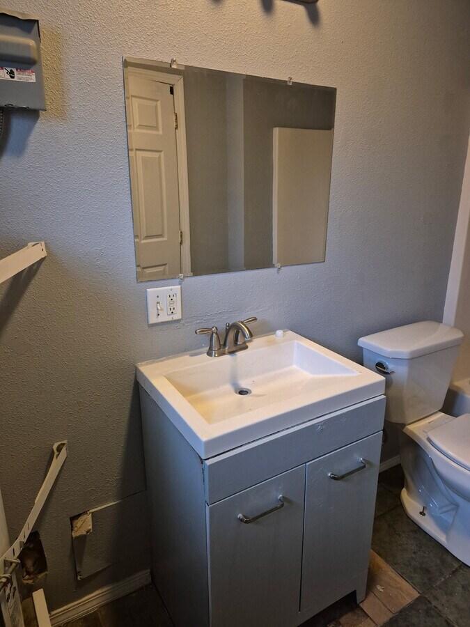 Photo - 402 Mineral Ave