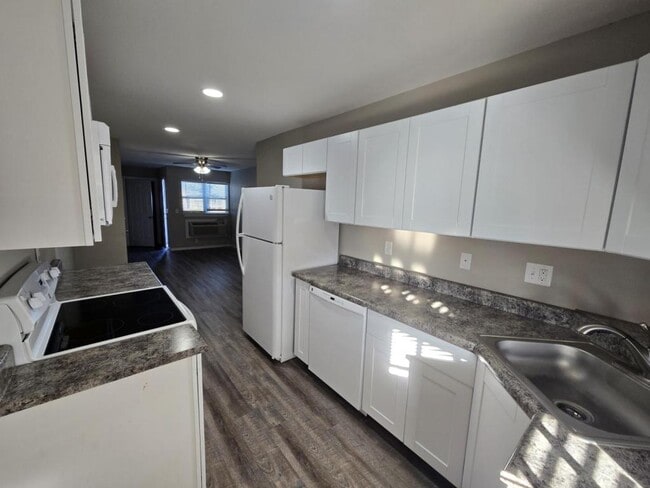 Photo - 1334 Coffee St