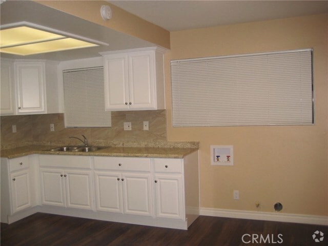 Building Photo - 4312 Manhattan Beach Blvd Rental