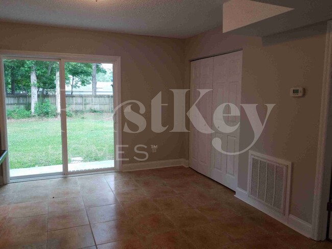 113 Sunrise Rd