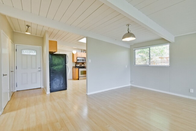 Photo - Nice Single Level Eichler Home in the Gree...