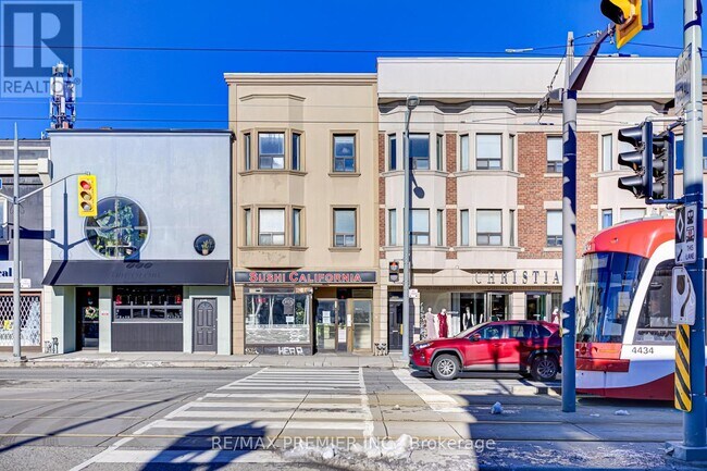 Photo - 1238 St Clair Ave W Unité 3