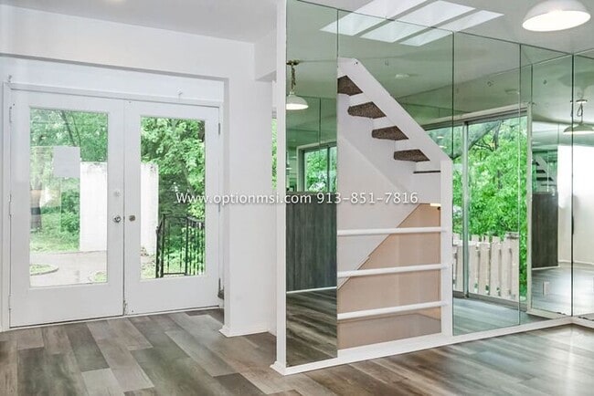 Photo - Spacious duplex near KU!