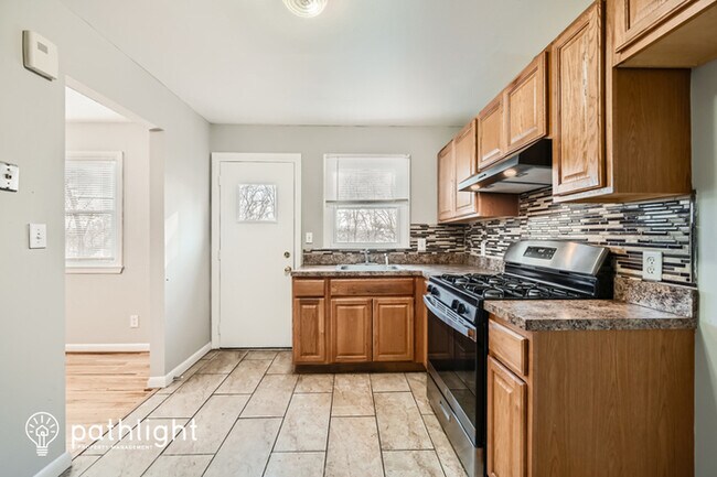 Photo - 7121 Bexhill Road