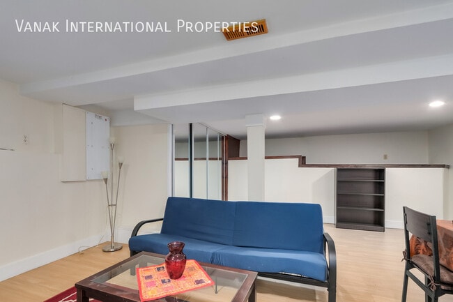 Furnished  Studio Northvan