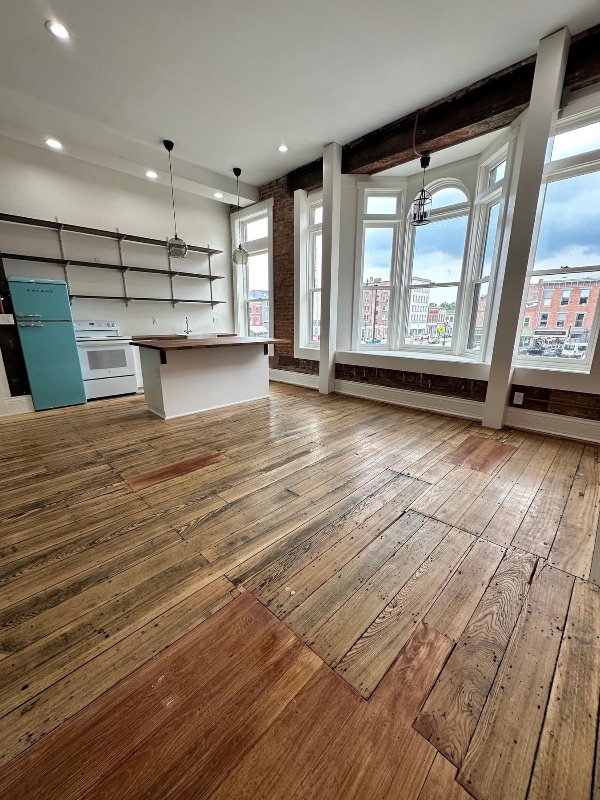 Photo - 37 Monument Sq Unit B