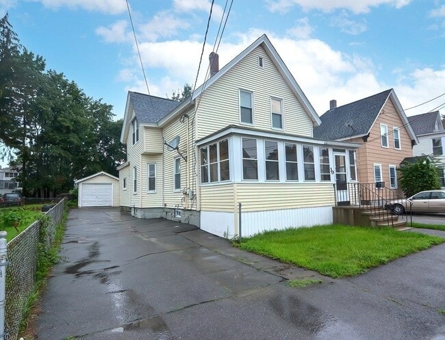 Building Photo - 30 3rd Ave Unit 1