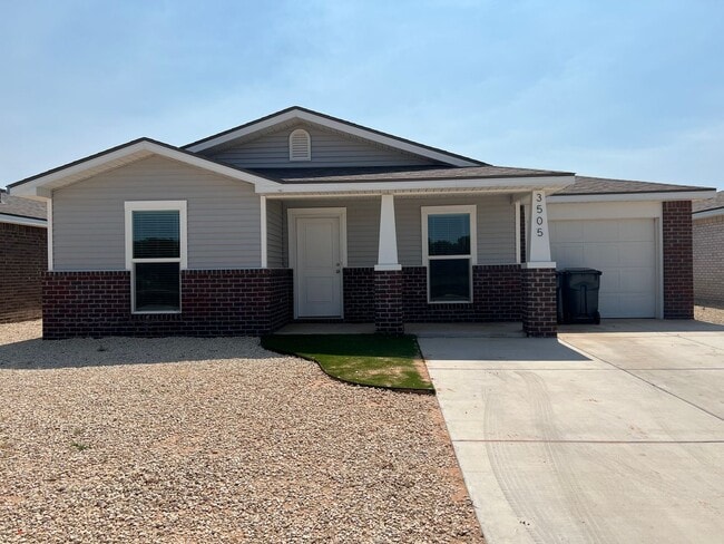 Building Photo - Pre leasing for July: Upland West.