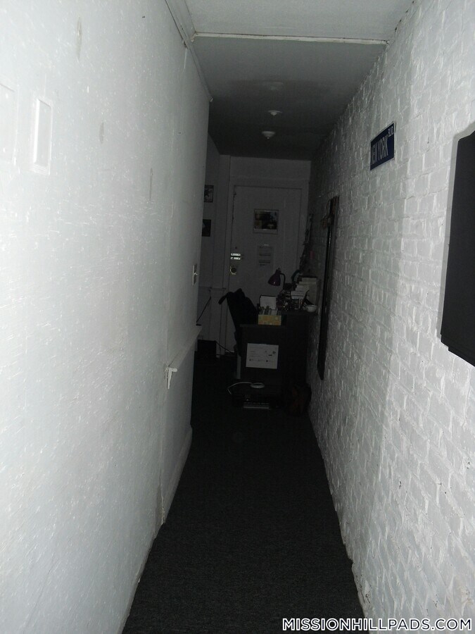 Photo - 61 S Huntington Ave Unidad 203