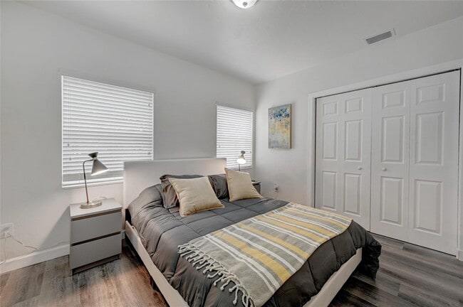 Photo - 2435 NE 183rd St