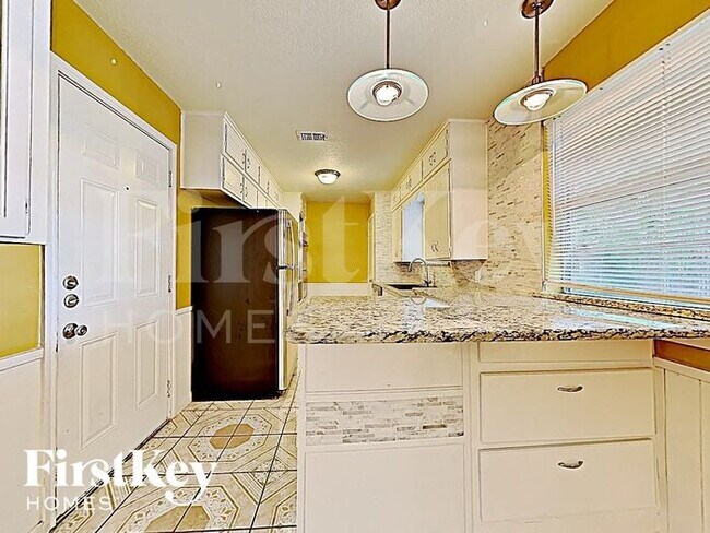 Photo - 2405 Laredo Ct