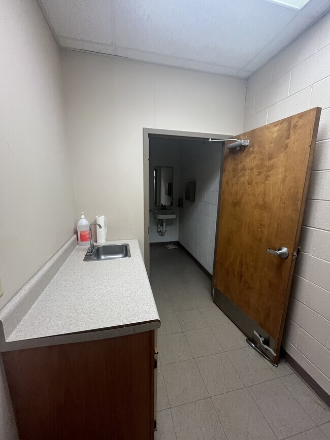 Photo - 2312 S Main St