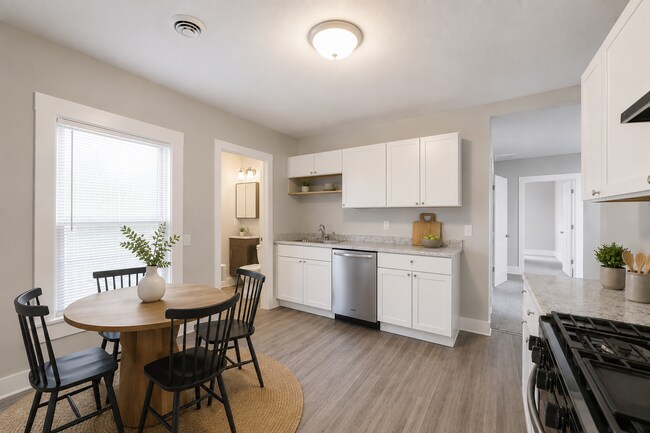 Photo - 1823 Quincy St NE Unit 2