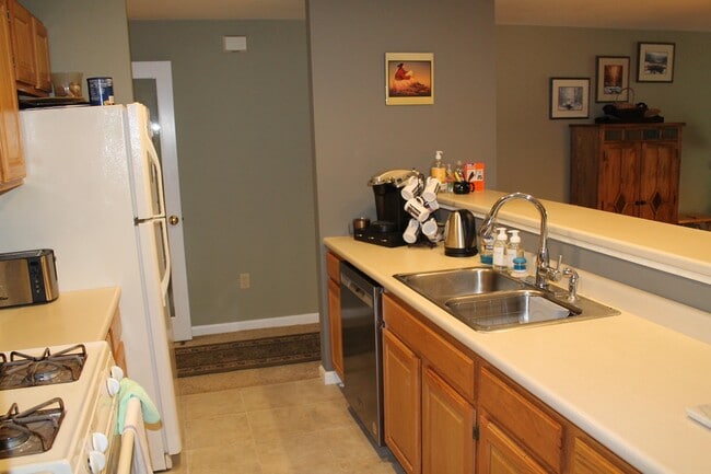 Photo - 26 Whiteoak Ln Unit 4
