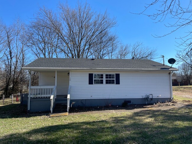 2 bed/1 bath home - 2 bed/1 bath home