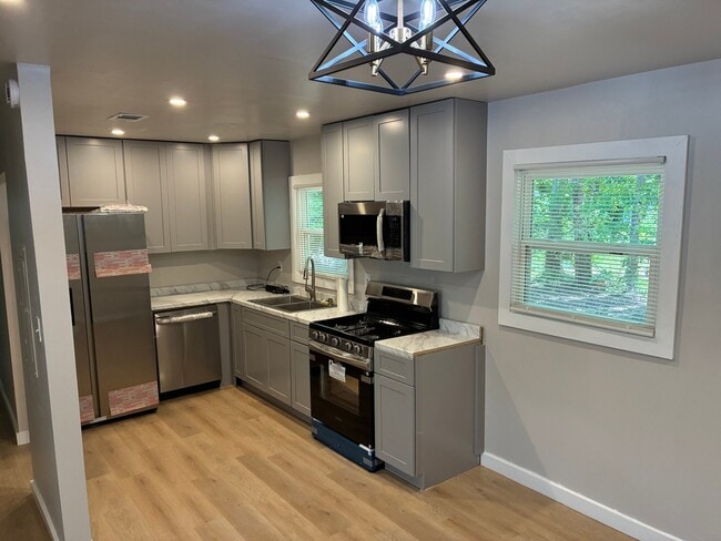 Photo - 6109 Oakwood Cir SW