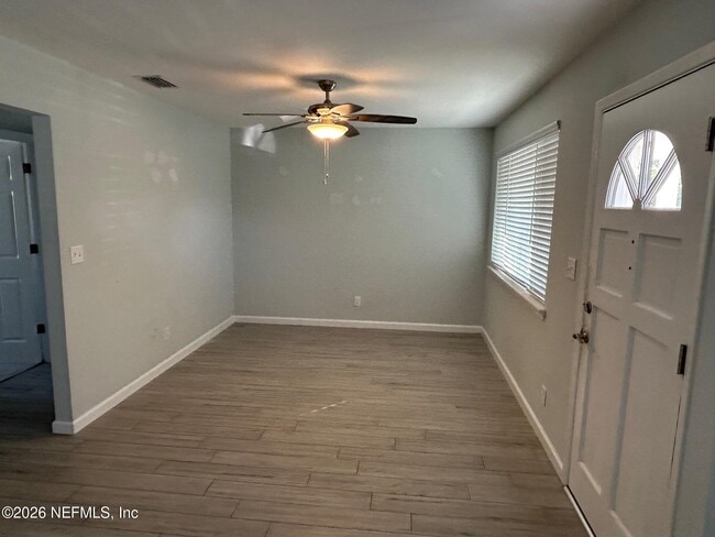 Photo - 825 14th Ave N