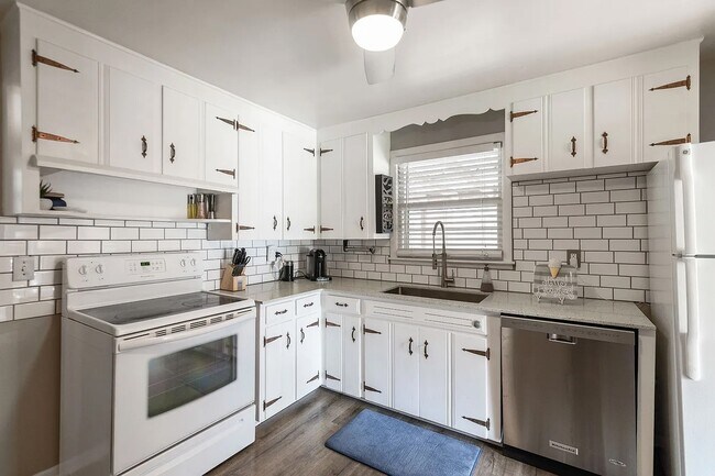 Photo - 4117 Edwards Ave