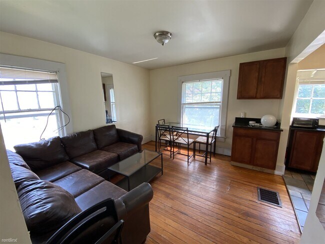 6 br, 2 bath House - 121 Glen Ave Apt 2 2 - 6 br, 2 bath House - 121 Glen Ave Apt 2 2