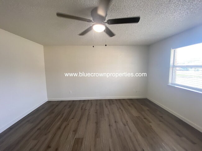 Photo - 1119 Suburban St