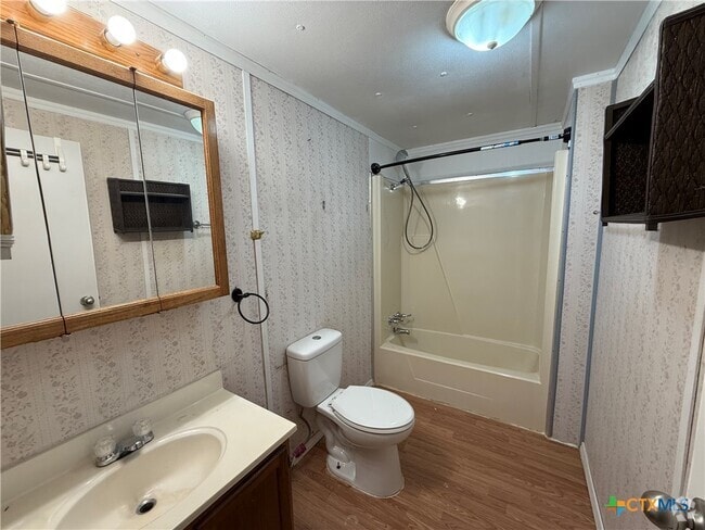 Building Photo - 222 Six Pines Rd Rental