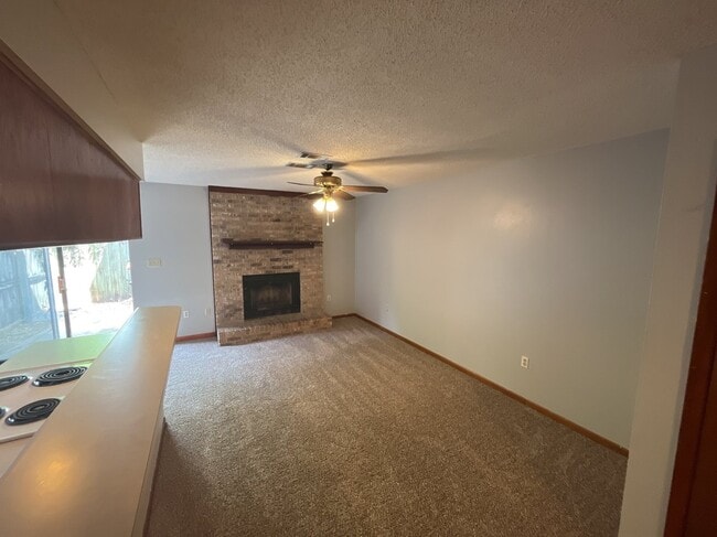 Photo - 320 Olympia Ct
