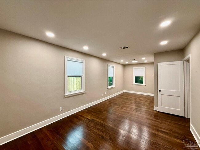 2050 N 13th Ave