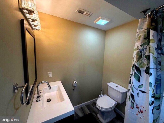 Photo - 7428 Mason Ln