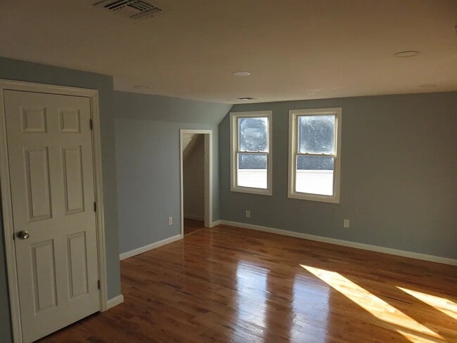 Photo - 166 Catherine St Unit 2