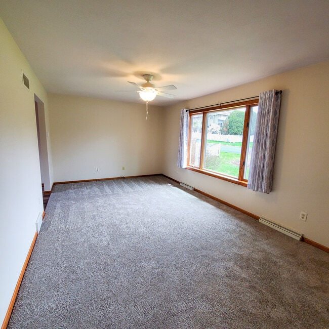 Photo - 5104 Rustling Oaks Ln