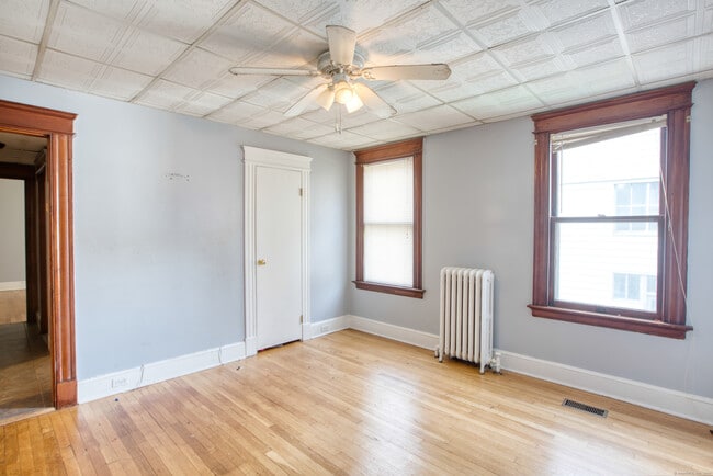 Photo - 226 Ledgeside Ave Unit 2nd FL