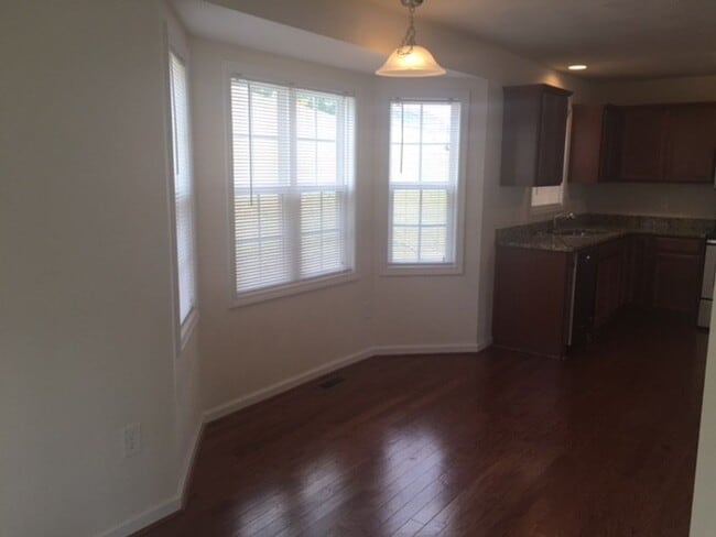 Photo - 3 Bedroom 2.5 Half Bath House with 1 car garage