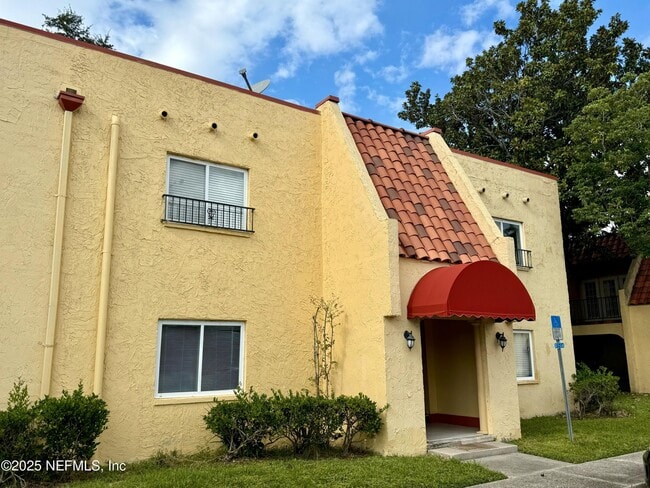 Building Photo - 3919 Bell Tower Dr Unit 5