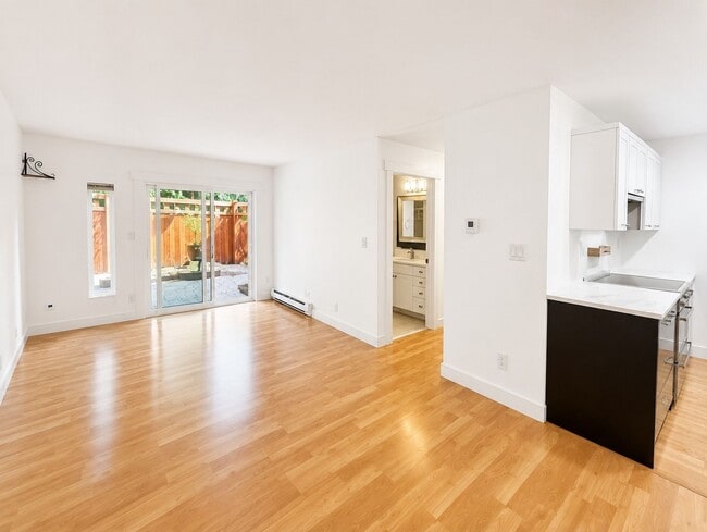 2bd/1ba Seattle Condo - 2bd/1ba Seattle Condo Unit 104