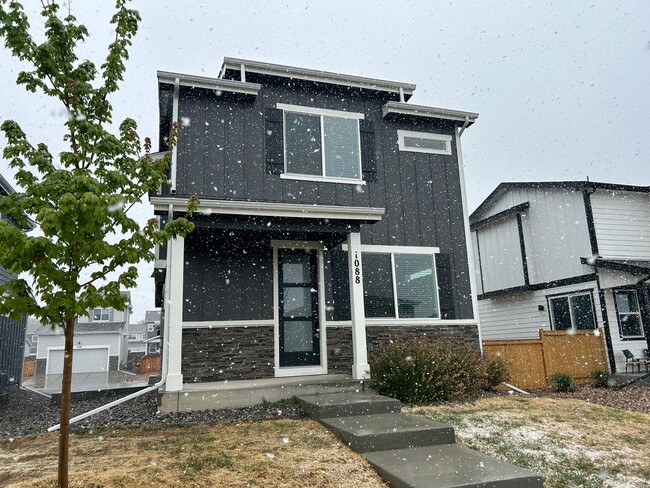 Building Photo - Spacious 3-Bedroom Berthoud Home – Available Now