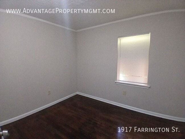 Photo - 1917 Farrington St