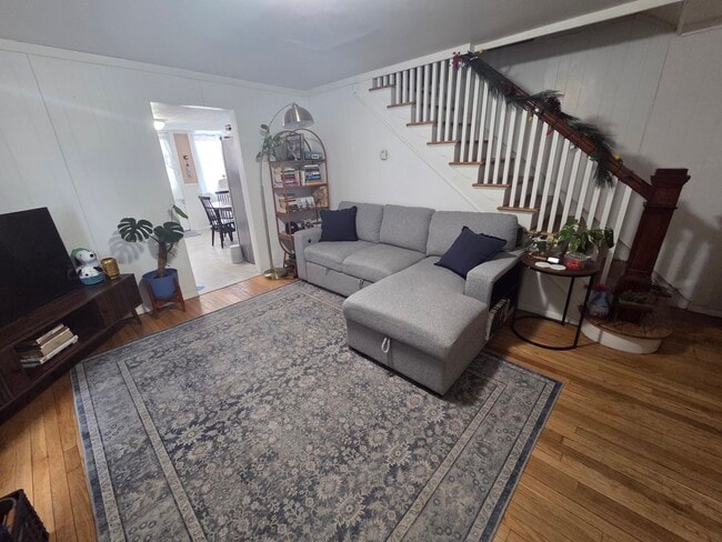 Photo - 400 Bennett St