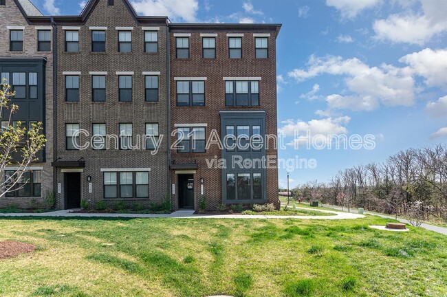 Photo - 43347 Goshen Run Sq Townhome
