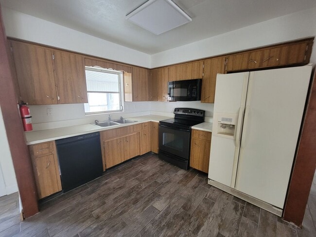 Photo - Southwest Winter Haven Two Bedroom Home With Bonus Room