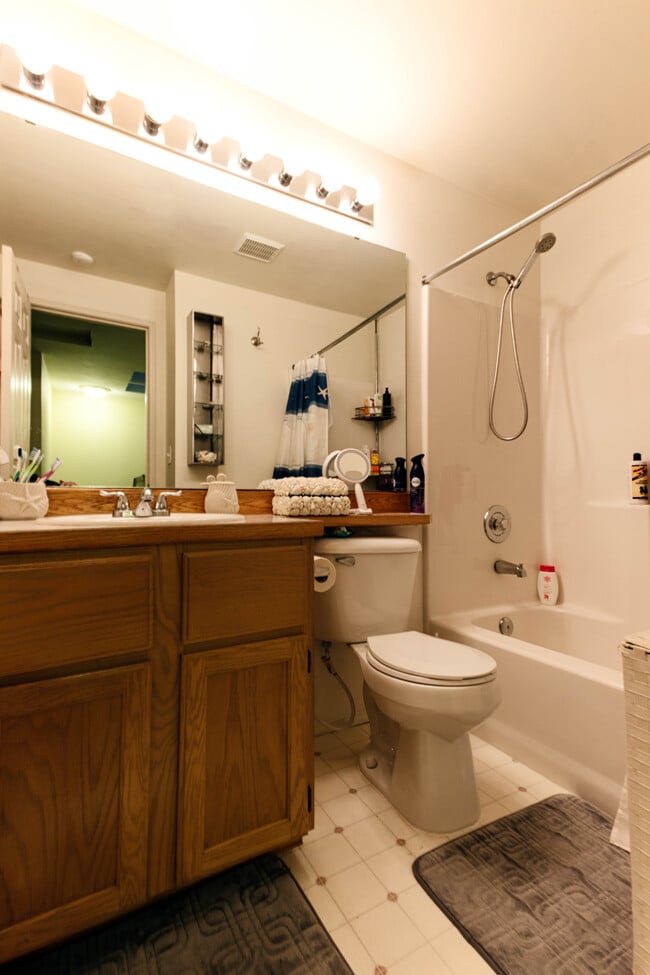 Photo - 5107 176th St SW #B