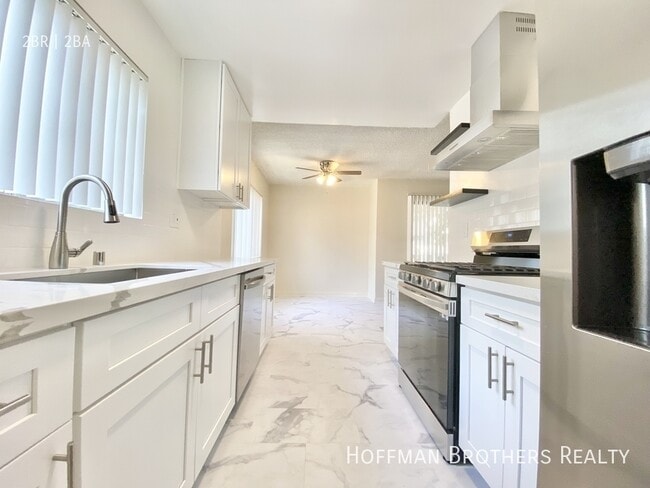 Photo - 7010 Lanewood Ave Unidad 201