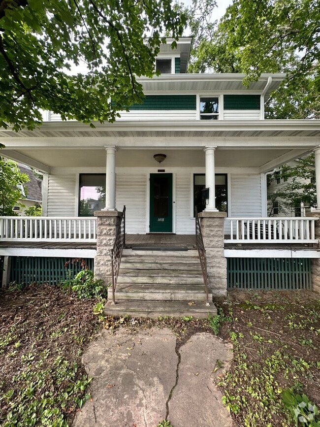 Building Photo - 4 Bed Room 2 Bath Big Yard Rental