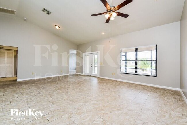 Photo - 11 NE 12th Ct