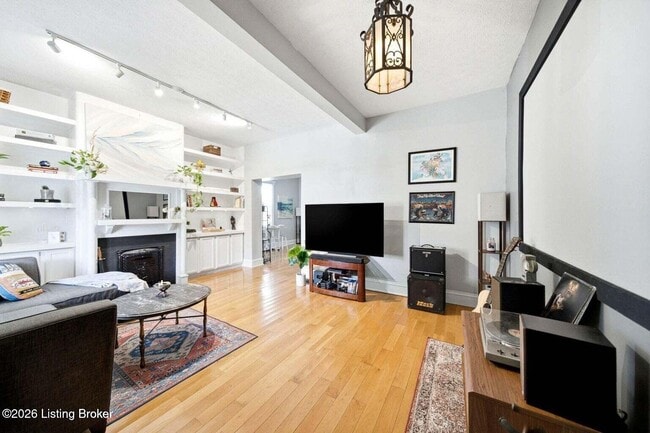 Photo - 925 Ellison Ave