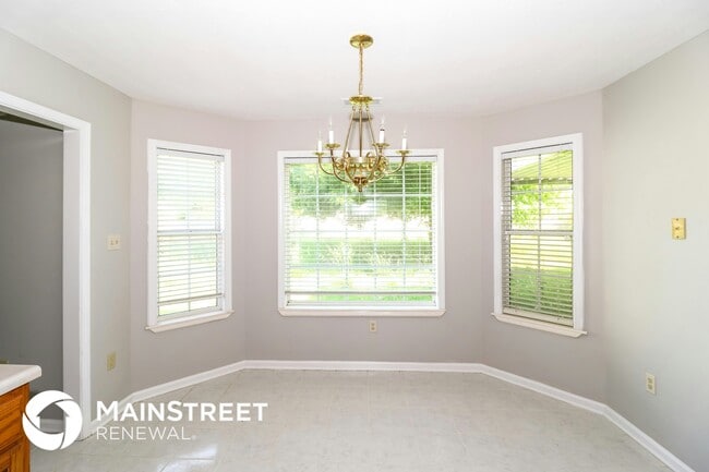 Photo - 498 W Tipton Lake Cir