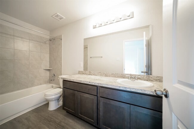 Building Photo - 219 Blue Crane St