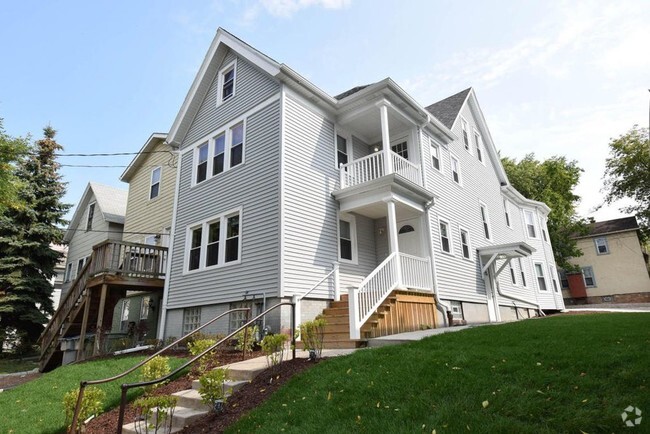 Building Photo - 1744 Arlington N Pl Rental