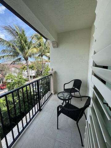 Photo - 613 Windward Cir N