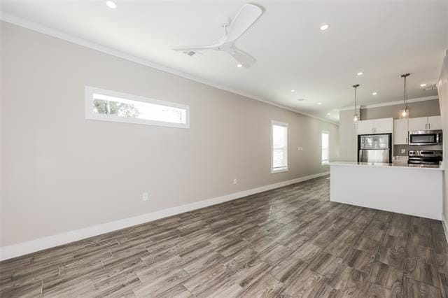 Photo - 1244 Lonsdale Ave
